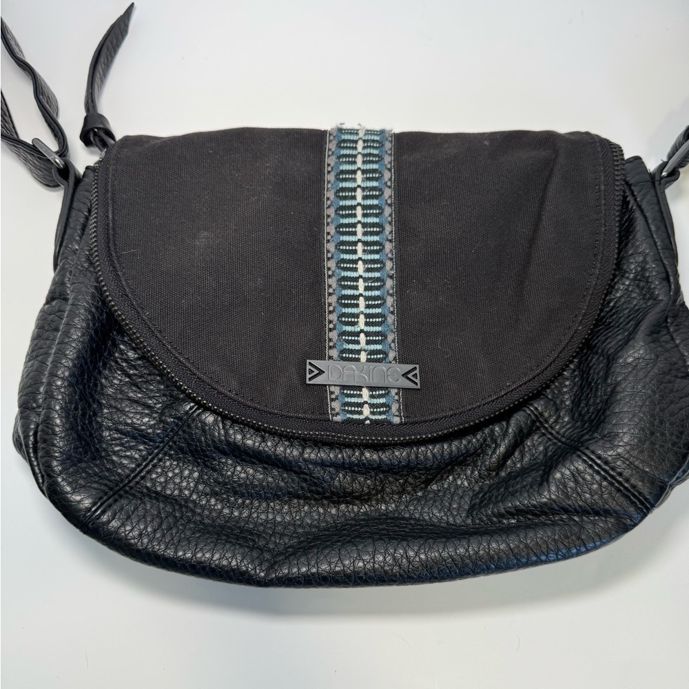 DAKINE black faux leather and canvas purse with gold over zipper top